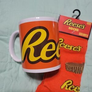 Hershey's Reese's Mug With Socks